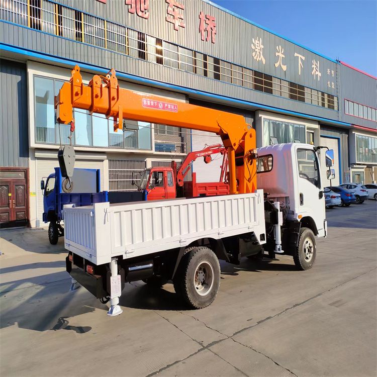 临猗县三轮随车吊定制 农用改装机自备吊中瑞长期出售